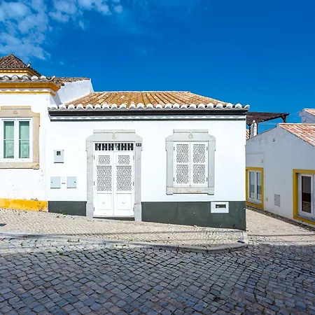 Casa Dona Ana Tavira