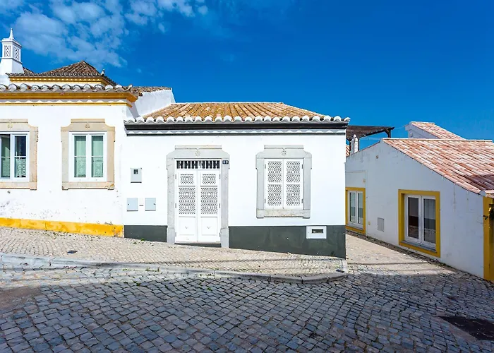 Casa Dona Ana Tavira