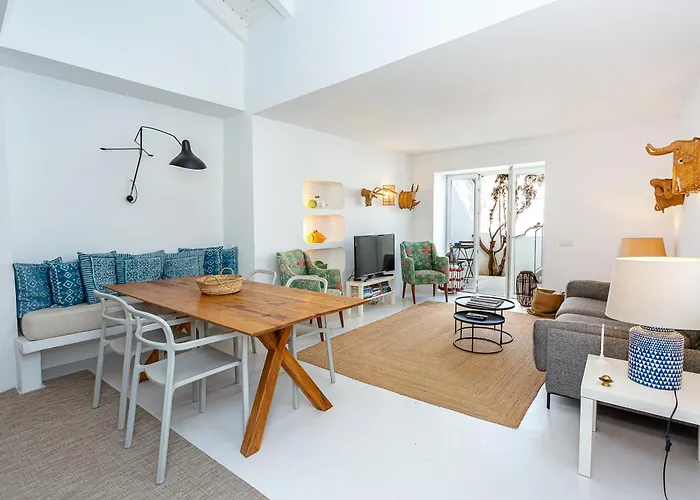 Casa Dona Ana Tavira